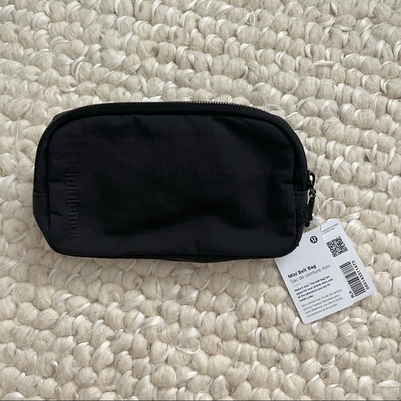NWT Lululemon Mini Belt Bag - Black - Picture 5 of 6